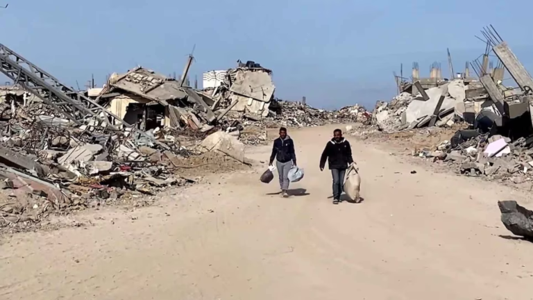 Palestinians start to return homes after ceasefire