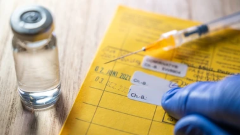 Umrah pilgrims face nationwide shortage of vaccine certificate