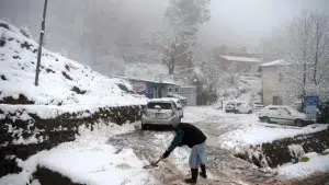 Snowfall persists in mountainous areas, Siberian winds grip Balochistan