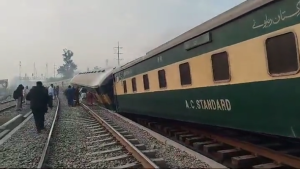 Shalimar Express derail