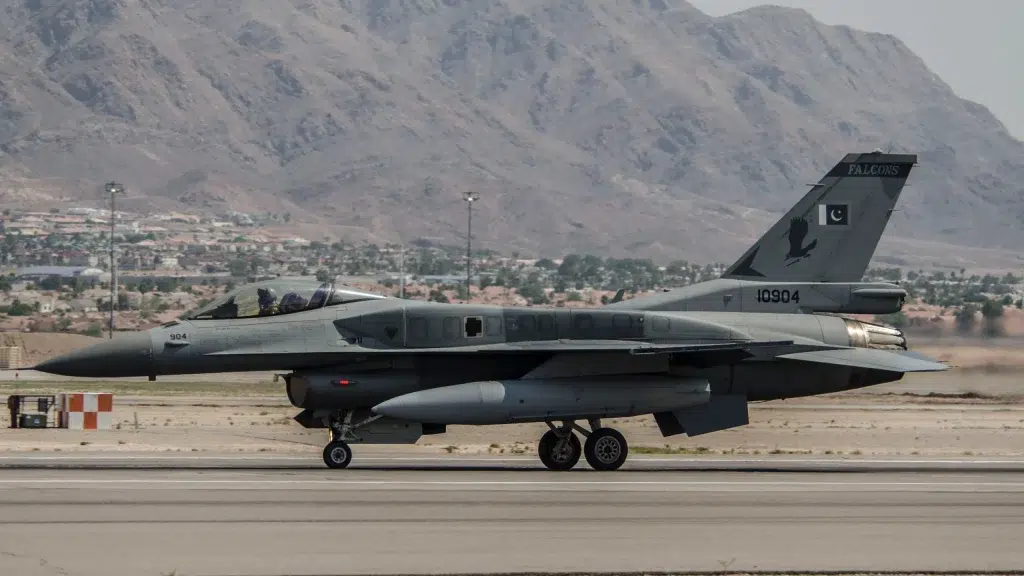 Pakistan F-16