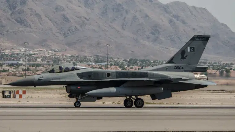Pakistan F-16