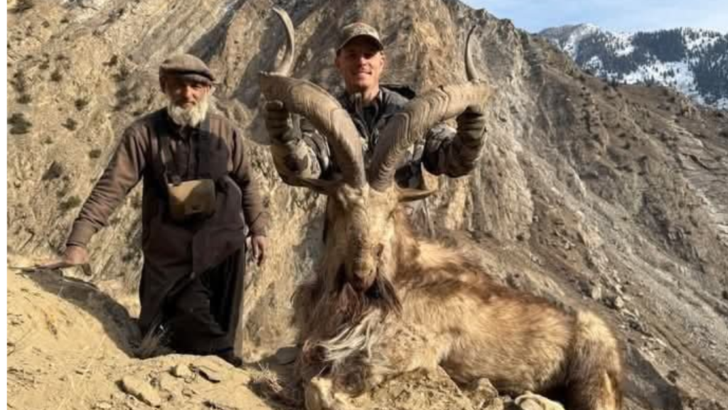 American hunter bags Astore Markhor in Gilgit-Baltistan for $160000