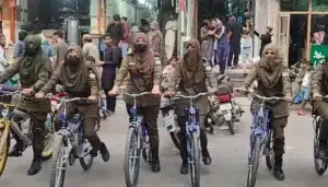 policewomen on cycles
