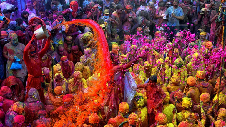 Hindu community celebrates Holi festival in Pakistan