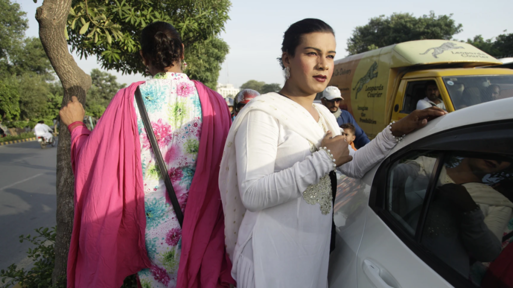 Lahore traffic police hires transgenders to curb begging