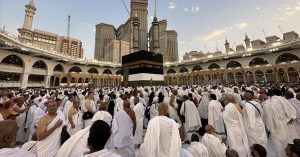 Man jumps from upper floor of Masjid Al Haram