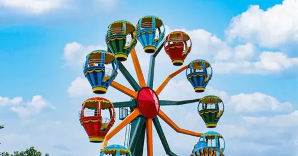Girls severely injured after falling from Ferris Wheel at Sialkot fair