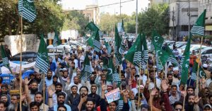 Hundreds protest in Pakistan over India's threats