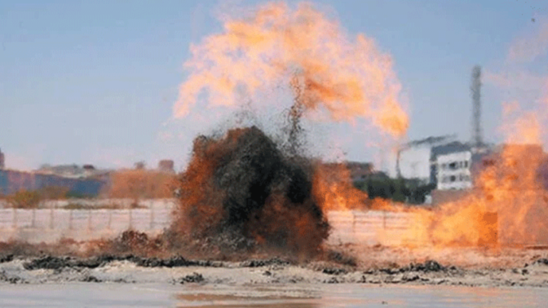 Mystery fire in Korangi area extinguishes after 17 days