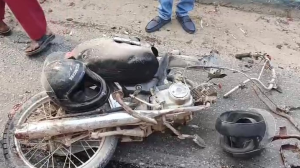 Water tanker rushes motorcyclist to death in Karachi