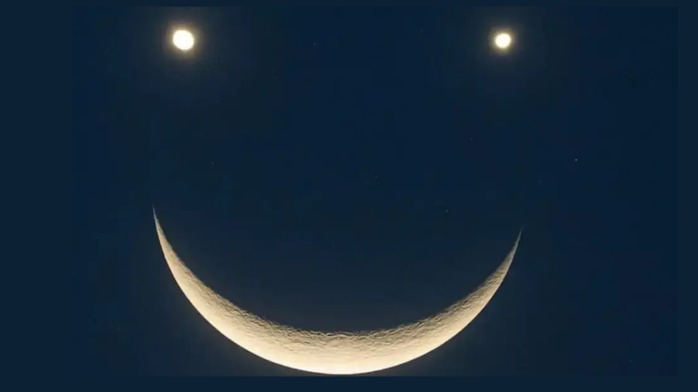 Rare triple conjunction to form smiley face in sky on April 25
