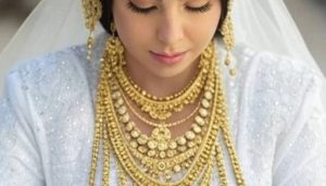 Turkish bride donates $40,000 dowry gold to support Palestinians