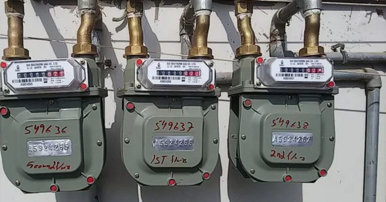Pakistan halts new domestic gas connections