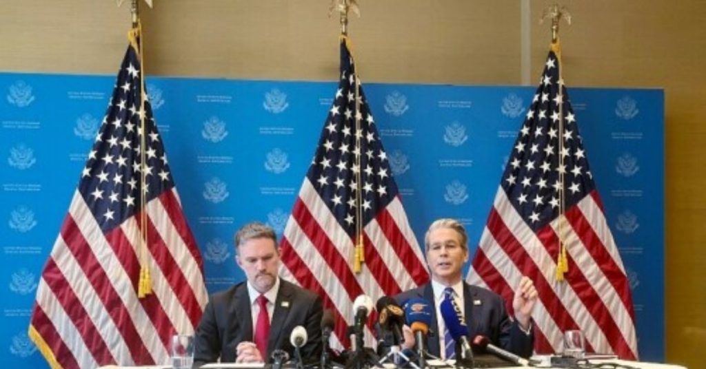 US, China agree to slash tariffs in trade war de-escalation