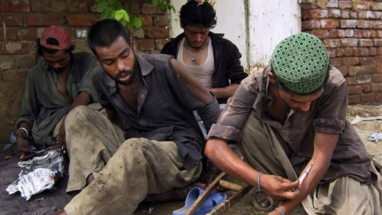Mob attacks rehab center to free drug addicts in Karachi
