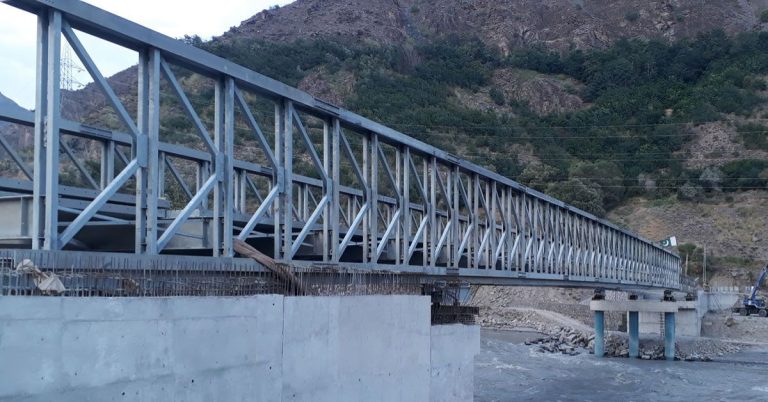 Naran road closed for 4 days as steel bridge installed in MAhandri, Kaghan Valley