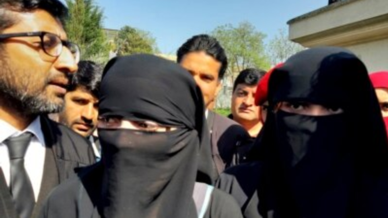 Four Hindu teenagers convert to Islam in Sindh