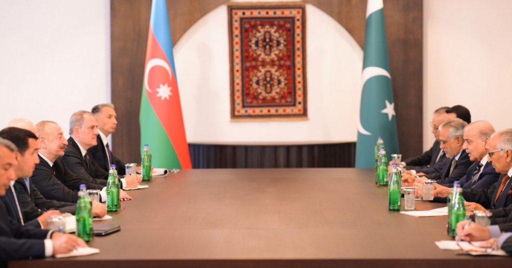Islamabad, Baku agree to strengthen bilateral cooperation in trade & investment