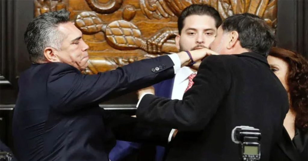 Senate session turns violent as Mexican Senators clash