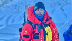 Sirbaz Khan scales Tirich Mir on 75th anniversary of First Ascent