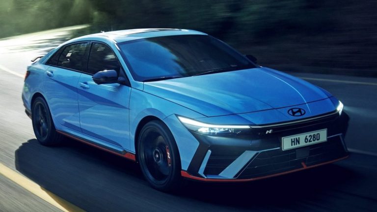 Hyundai officially launches Elantra 2.0 limited edition in Pakistan
