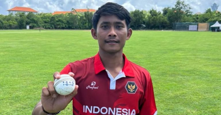 Indonesian bowler Gide Priandana Shatters cricket record