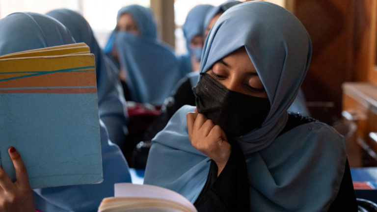 Australia to ban wearing headscarves for girls under 14