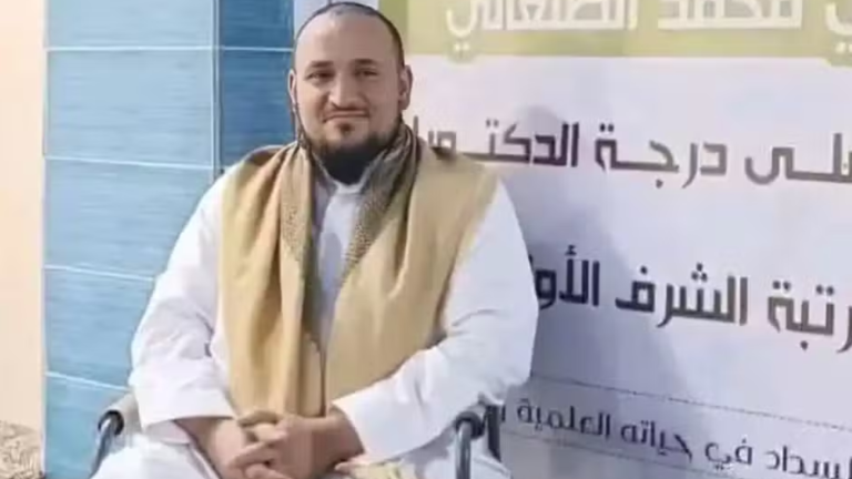 Famous Scholar passes away while teaching Quran