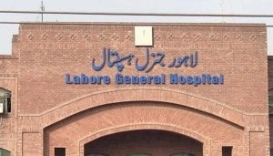 Lahore: Young girl survives jump from Hospital roof