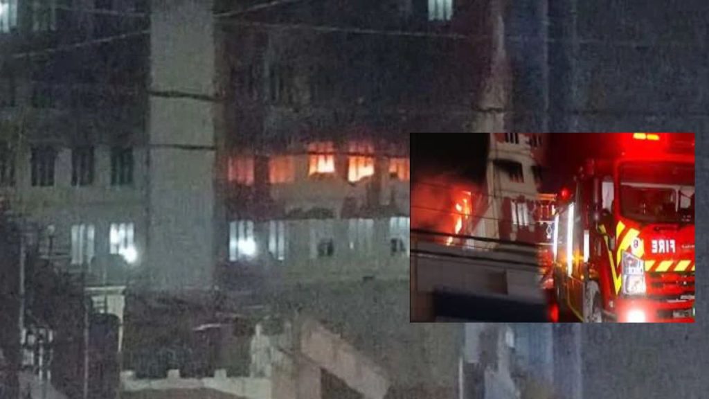 Saddar mobile market fire