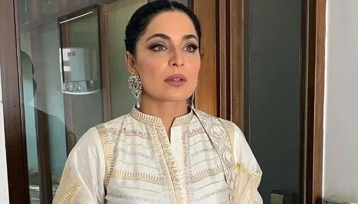 Deedar supports Meera