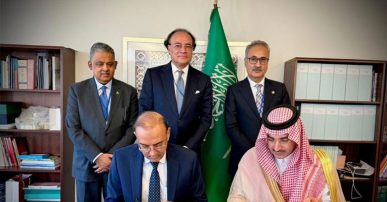 Saudi Arabia rolls over $3 billion in Pakistan, signs agreement