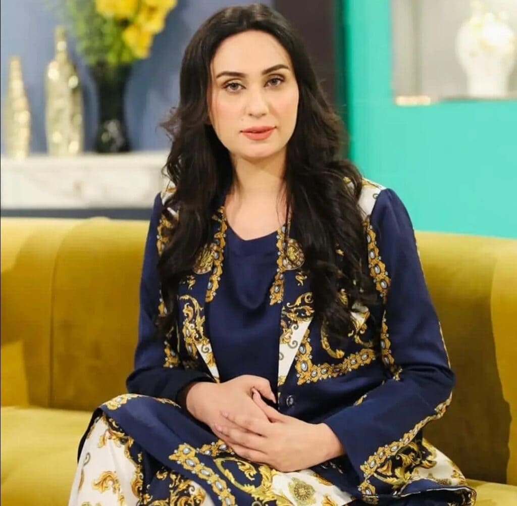 Deedar supports Meera