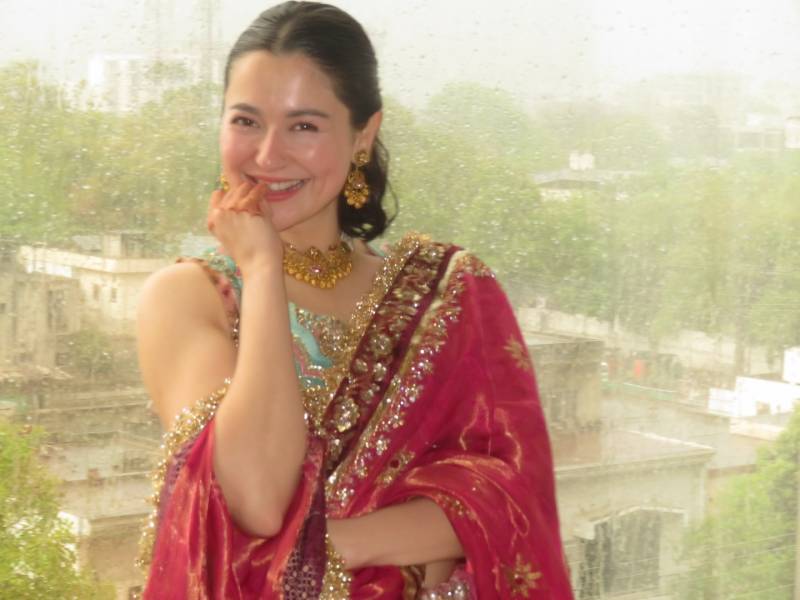 Hania Aamir pink look