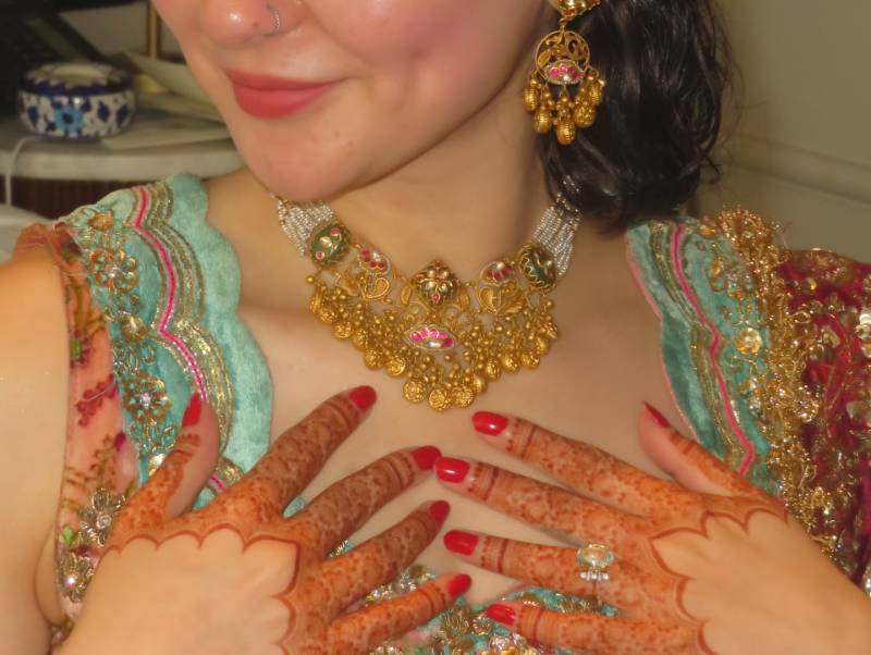 Hania Aamir pink look