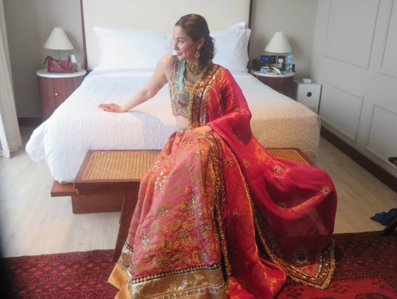 Hania Aamir pink look
