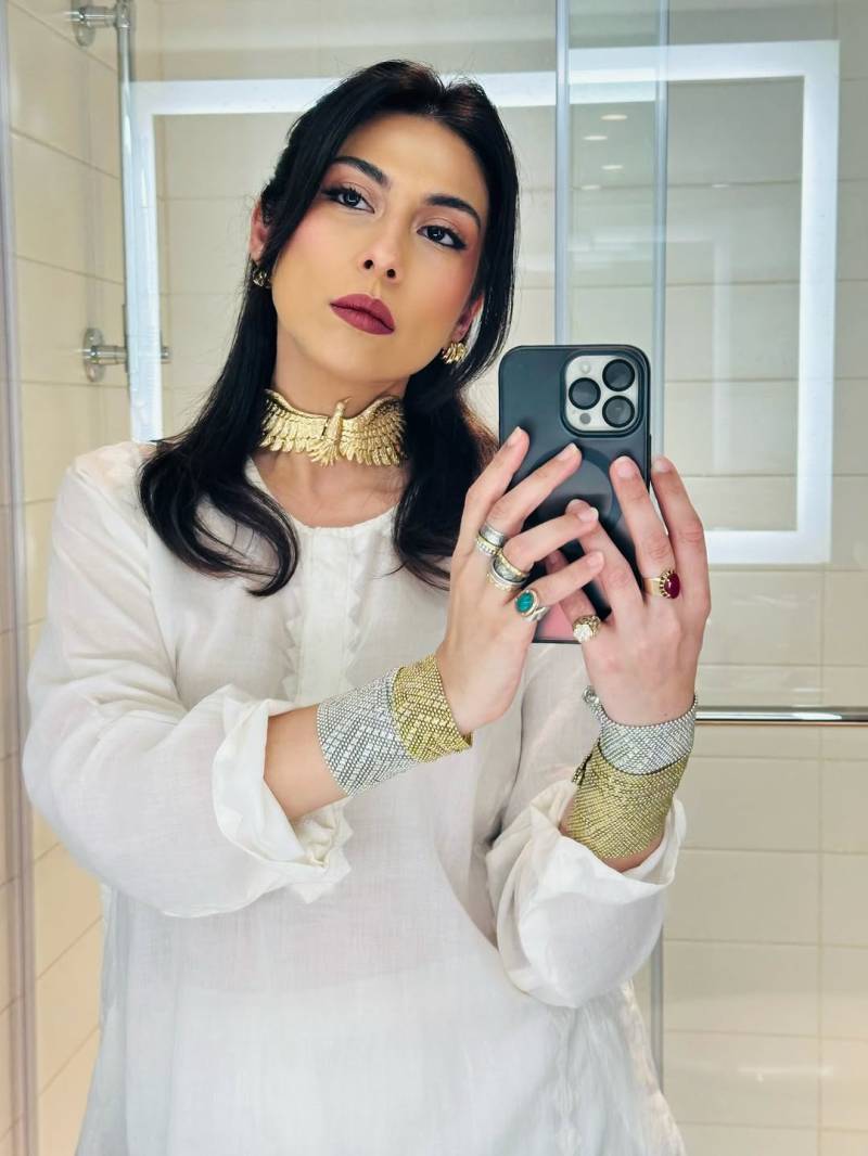 Meesha Shafi bold look