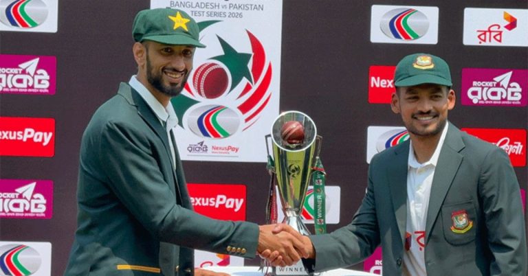 Pak vs Ban: Green Shirts opt to bowl first against Bangladesh