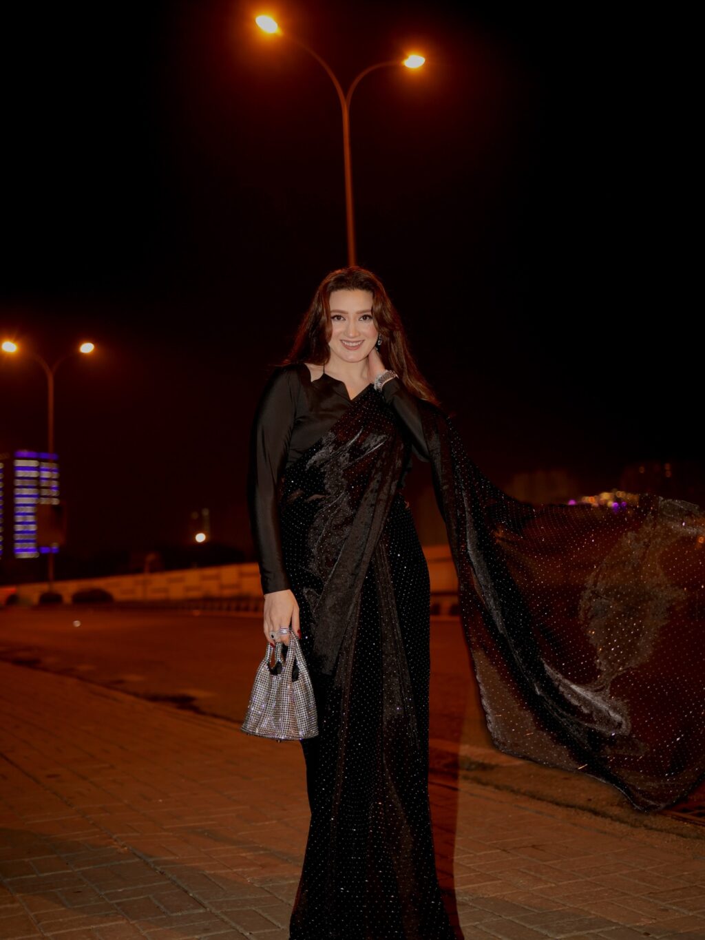 Momina Iqbal gifts controversy