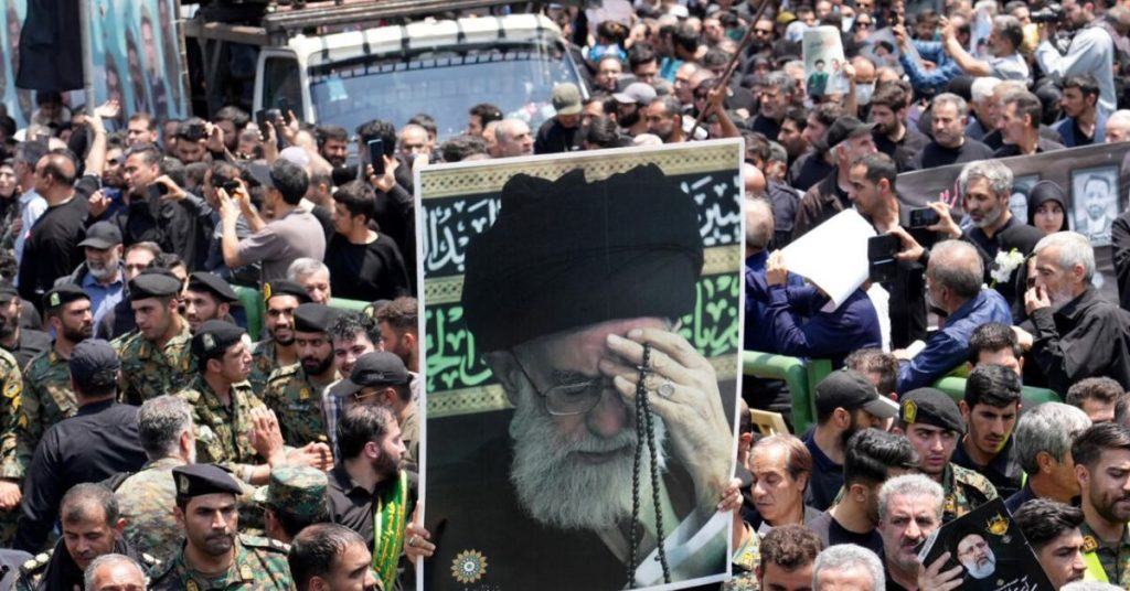 Iran offers free 10-day visa for Khamenei funeral attendees