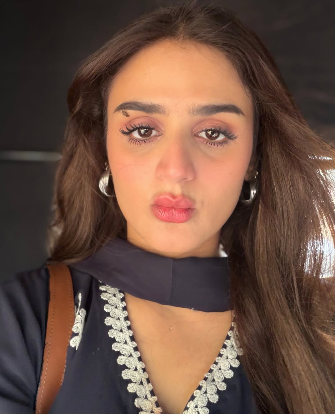 Hira Mani selfie fly moment