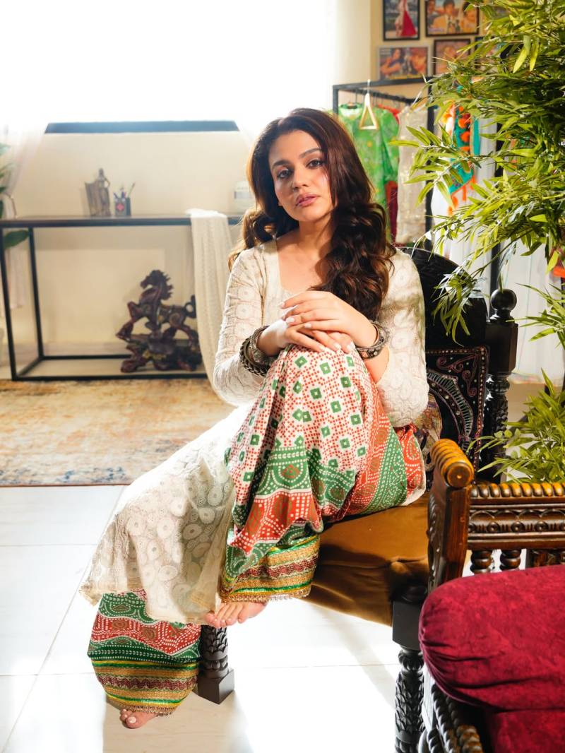 Zara Noor Abbas Chic Photoshoot