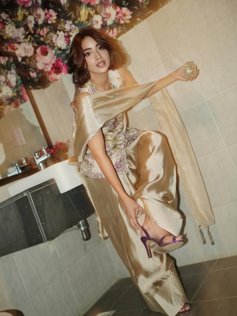Saboor Aly Fashion
