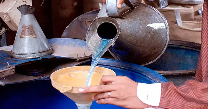 مٹی کے تیل کی قیمت میں ایک بار پھر اضافہ، 4 روپے 66 پیسے فی لیٹر مہنگا