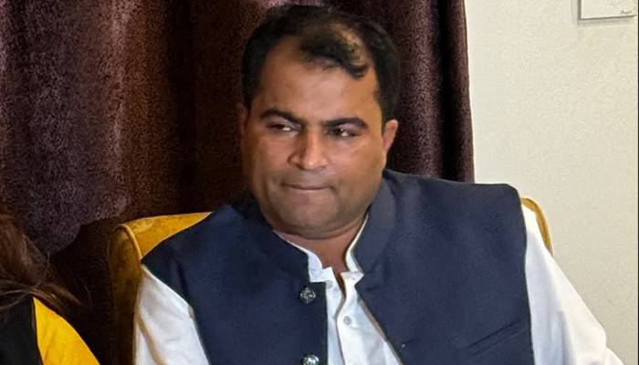 دواخانے میں خاتون کے ساتھ زیادتی کا سنگین الزام، ٹک ٹاکر حکیم شہزاد لوہا پاڑ گرفتار