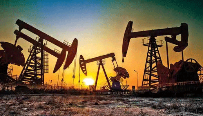 چارسال کی بلند ترین سطح پر پہنچنے کے بعد عالمی مارکیٹ میں تیل کی قیمتوں میں کمی