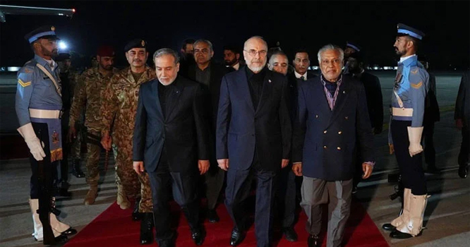 ایران کا اعلیٰ سطح کا وفد امریکا سے مذاکرات کے لئے اسلام آباد پہنچ گیا