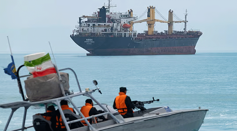 ایران نے اسرائیلی سمیت دو بحری جہاز قبضے میں لے لیے