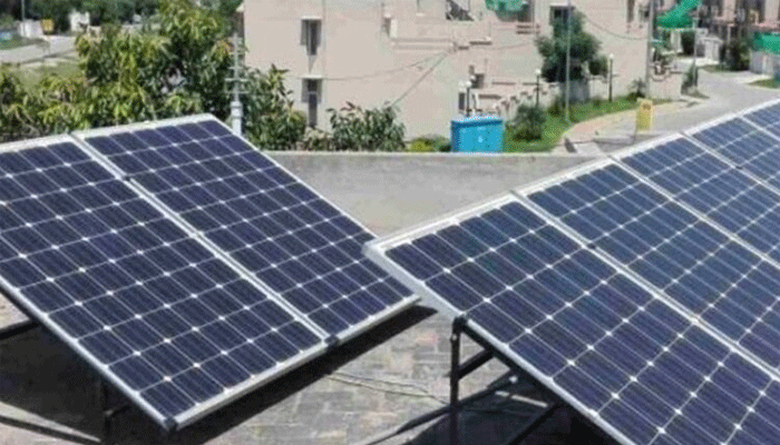 اپنا سولر سسٹم لگانے والے لائسنس سے بچ گئے